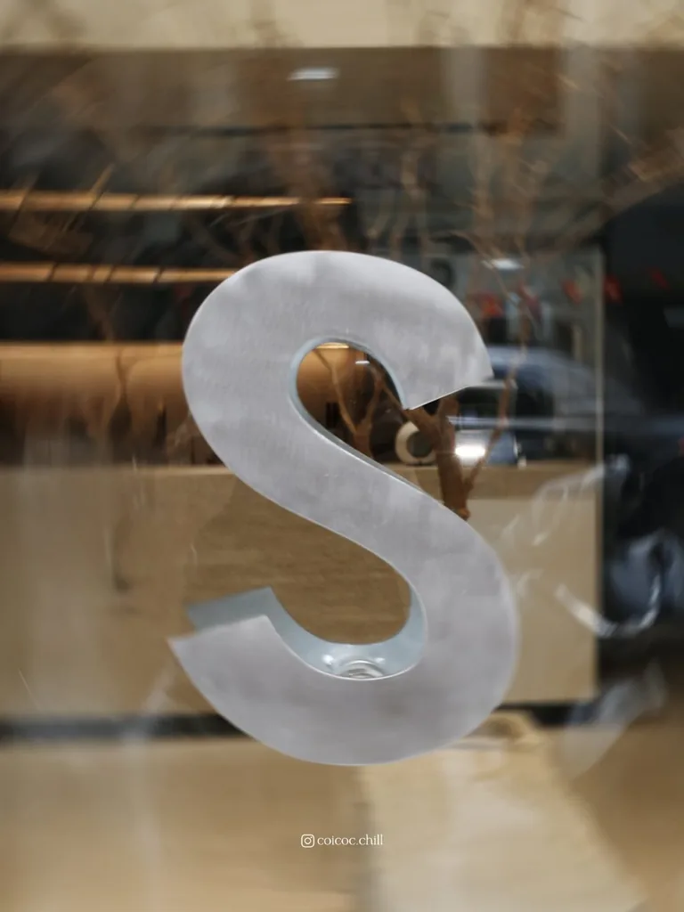 Chi tiết chữ S của logo SOLUS